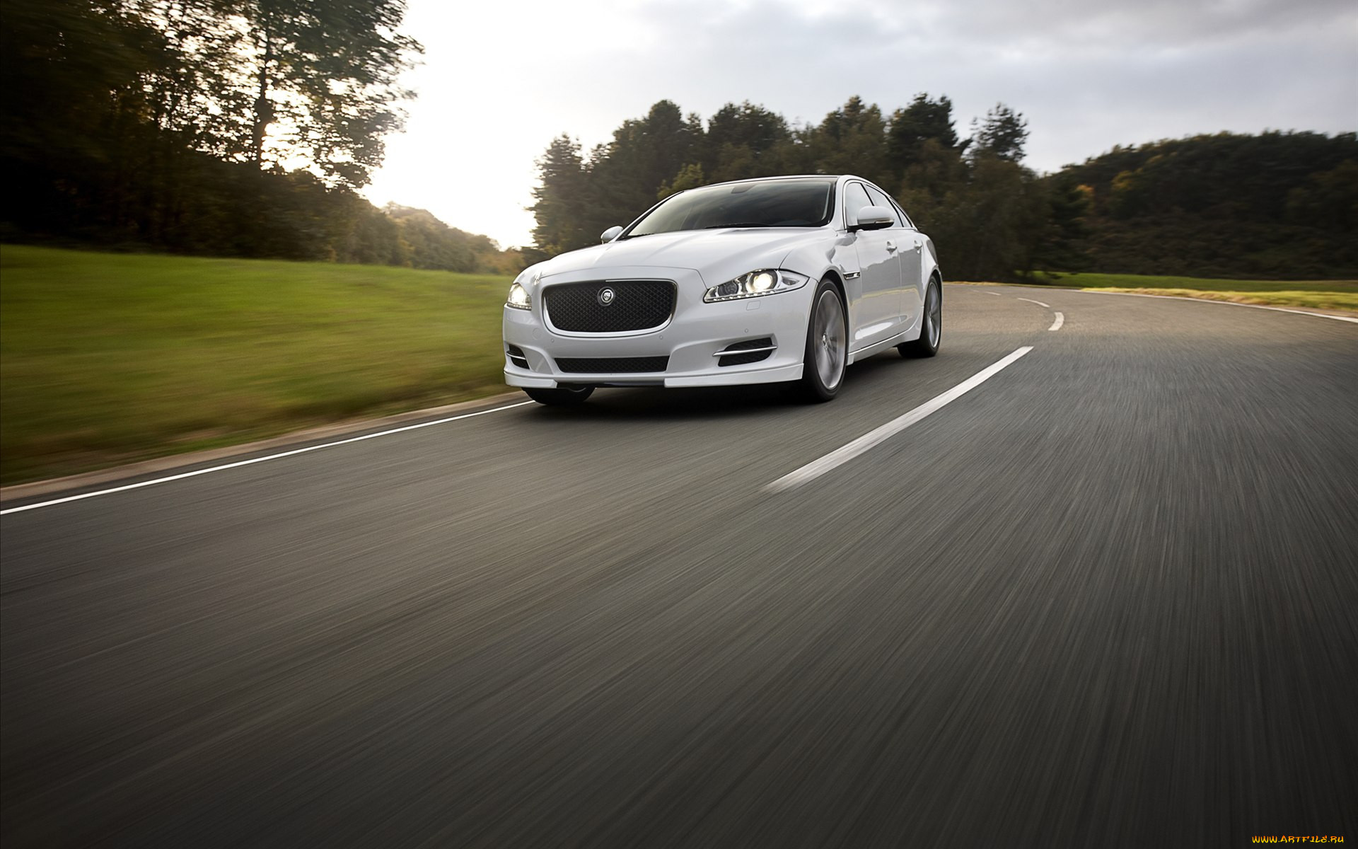 jaguar, xj, 2012, gets, sport, and, speed, packs, 